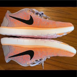 NWOB Nike Free Run Distance Size 7 Womens